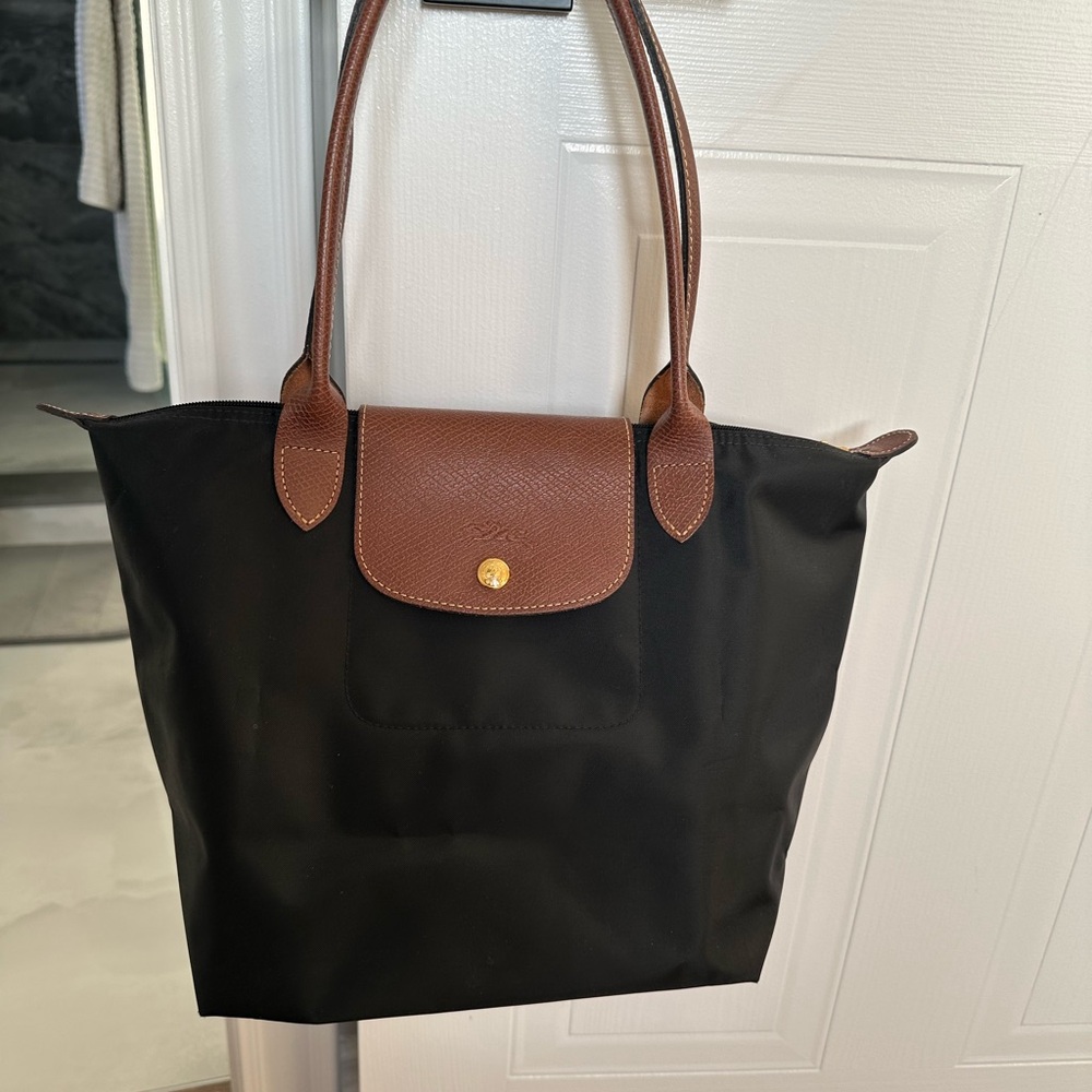 Longchamp Le Pliage in black